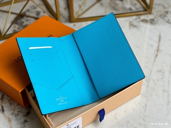 First bag VUITTON COVER LOUIS PASSPORT 0722